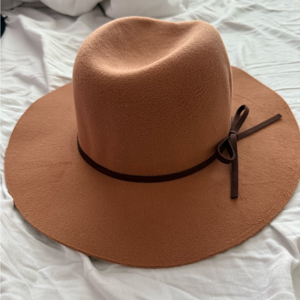 Elegant Tan Wool Fedora Hat